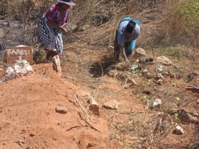 A tombstone for Faresi